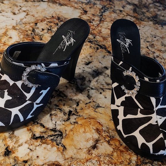 Women's Very Volatile animal print cowhide mules SZ 9 4.5" heel pre-owned. - Picture 8 of 16